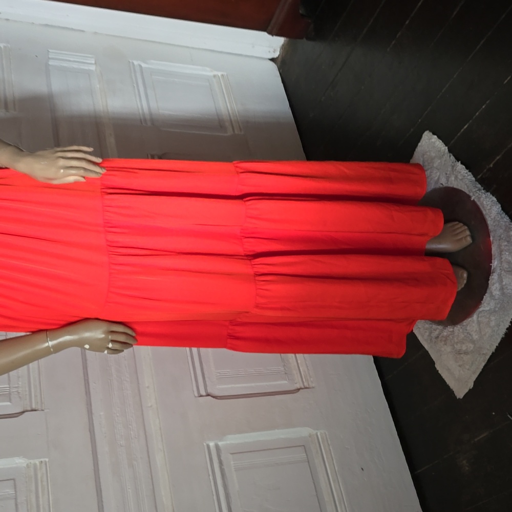 EXPRESS Flirty red crisscross back maxi - Picture 3 of 7